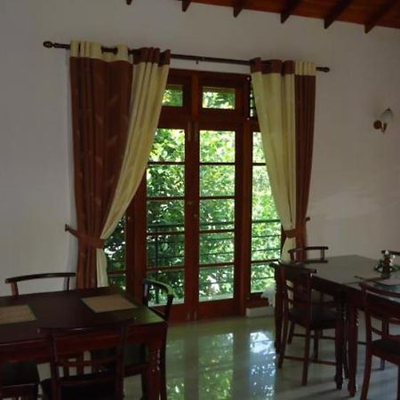 The Villa Kandy Bagian luar foto